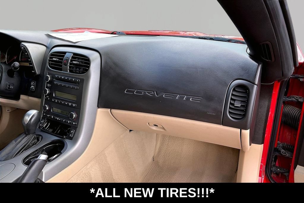 Used 2007 Chevrolet Corvette Coupe w/ Preferred Equipment Group RWD image 26