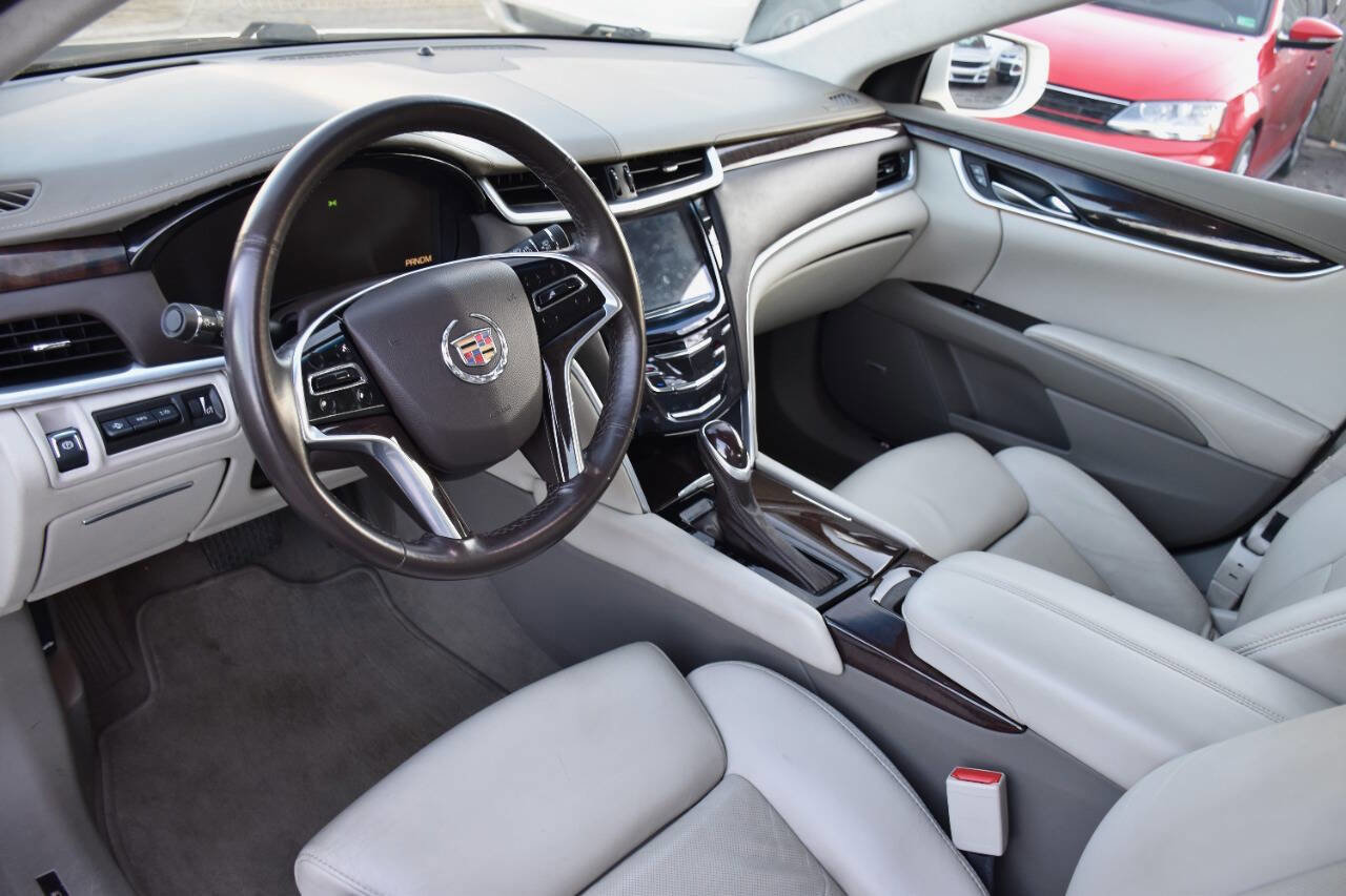 Used 2013 Cadillac XTS Platinum image 12