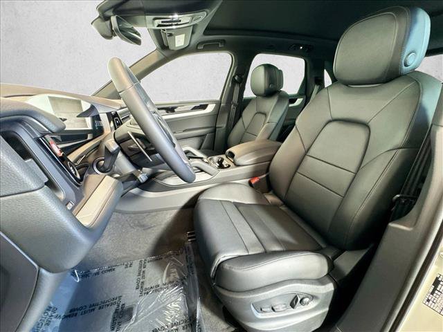 Certified 2026 Porsche Cayenne AWD/4WD image 5