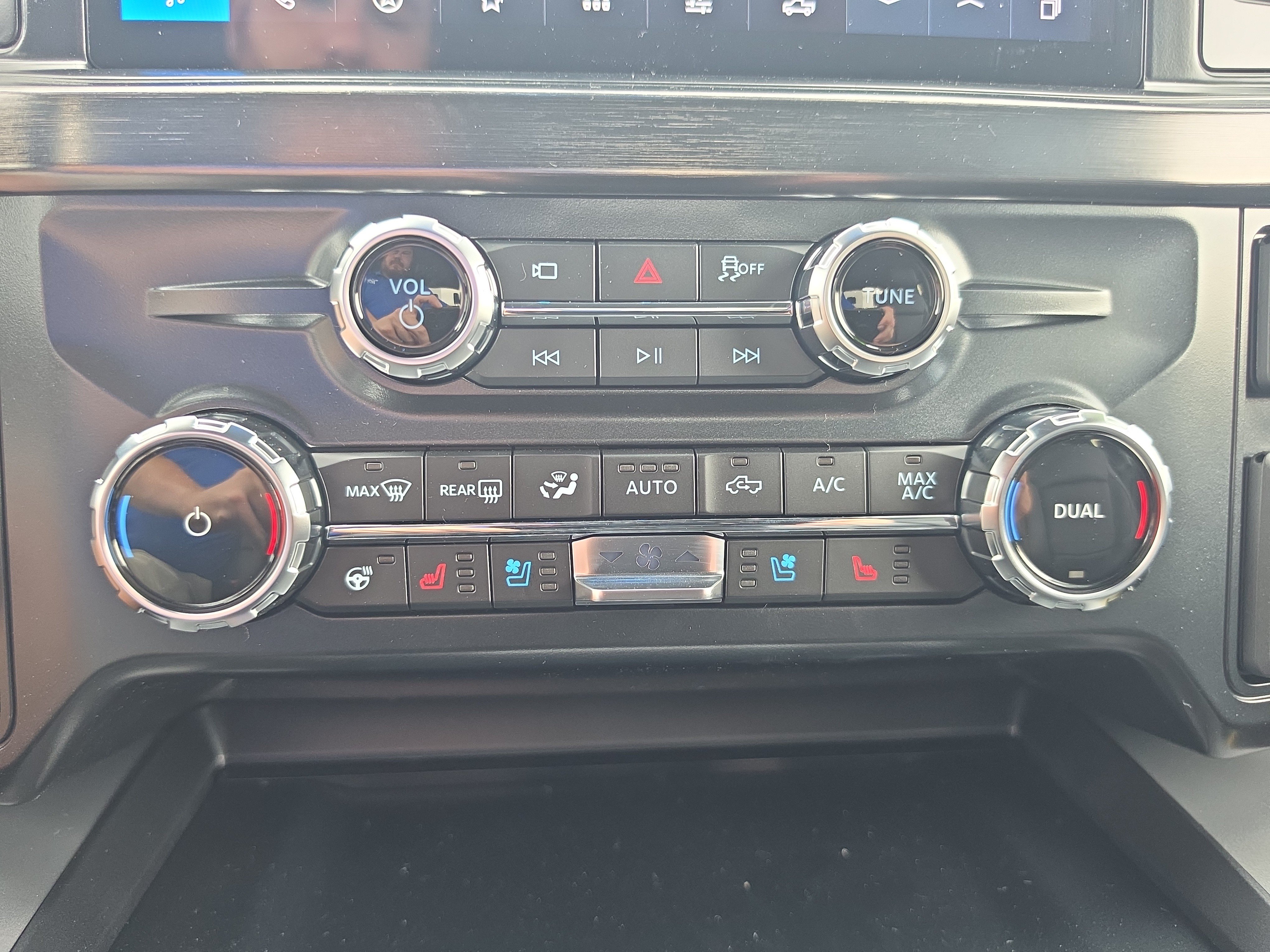 New 2026 Ford F250 Lariat w/ Black Appearance Package AWD/4WD image 28