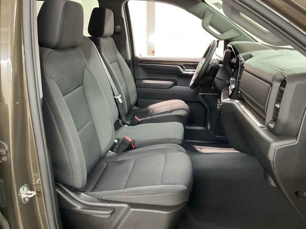 Used 2023 Chevrolet Silverado 1500 LT AWD/4WD image 27