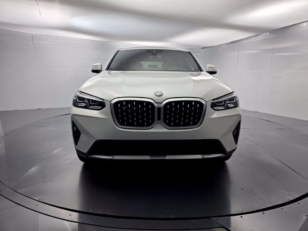 Certified 2024 BMW X4 xDrive30i w/ Premium Package AWD/4WD image 2