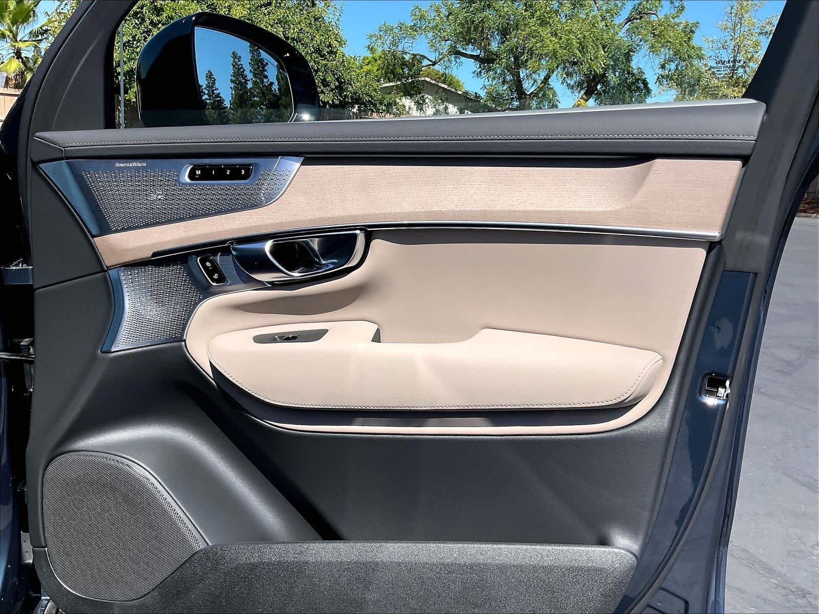 New 2027 Volvo XC90 T8 Ultra AWD/4WD image 31