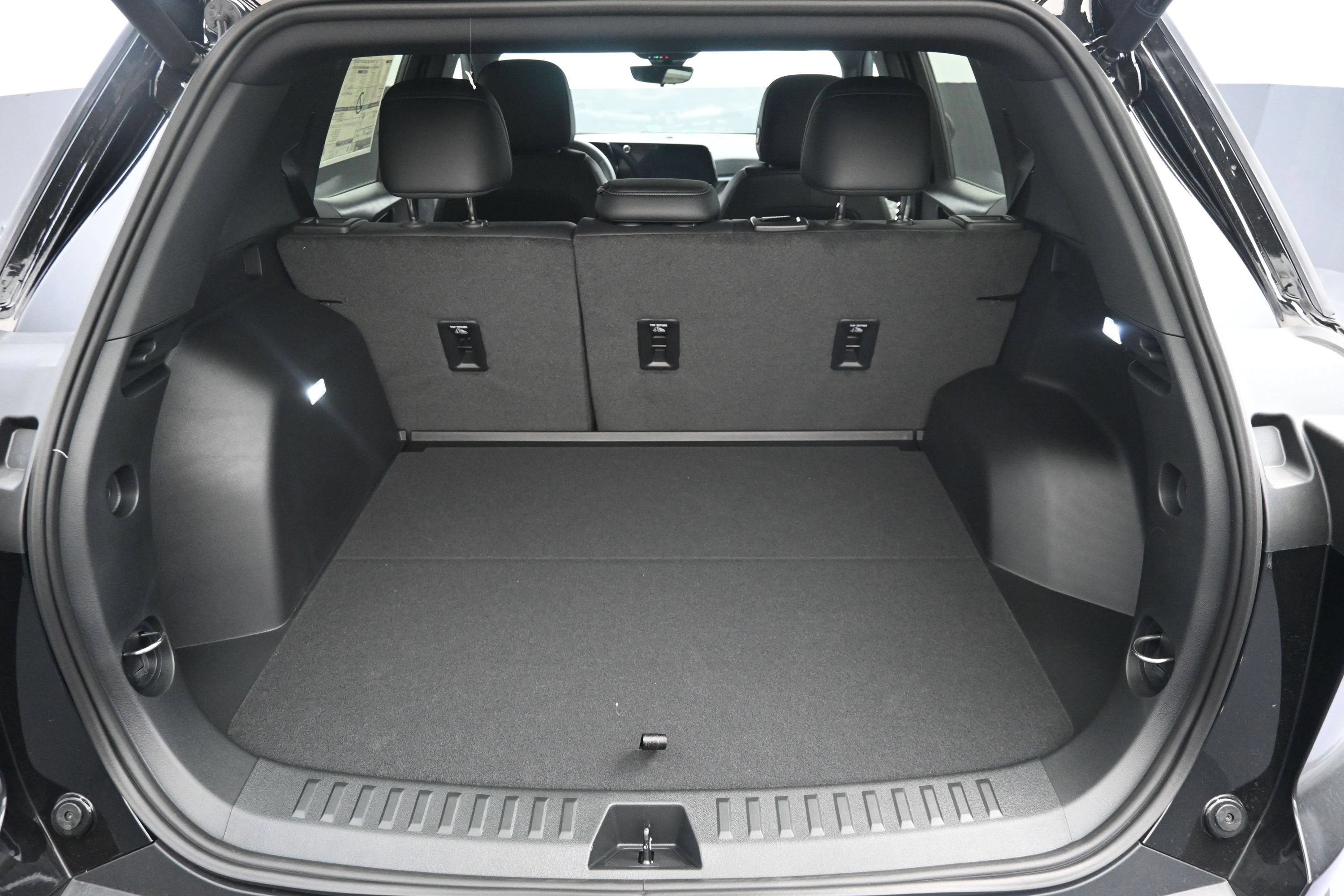 New 2027 Chevrolet Equinox LT w/ Convenience Package II FWD image 32
