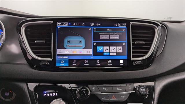 Used 2026 Chrysler Pacifica Select image 28