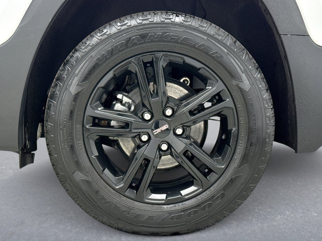Used 2023 GMC Terrain AT4 w/ Tech Package AWD/4WD image 25