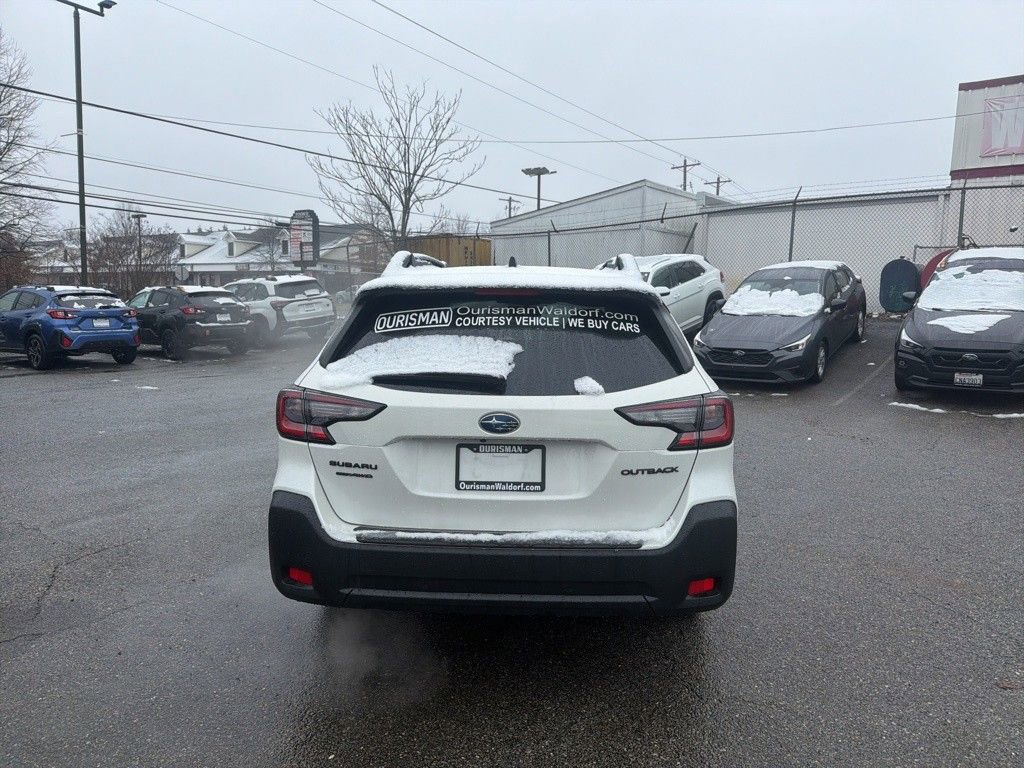 Used 2025 Subaru Outback Onyx Edition image 2