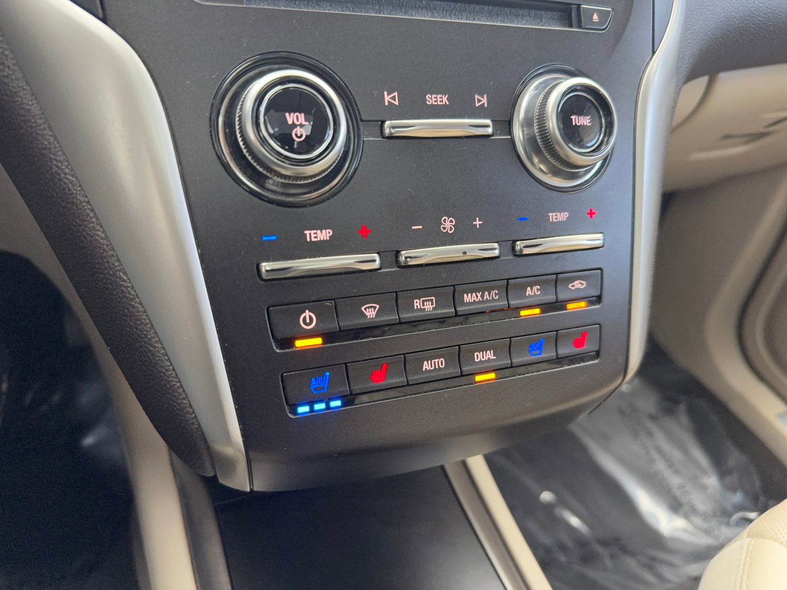 Used 2017 Lincoln MKC Reserve w/ Lincoln MKC Climate Package image 27