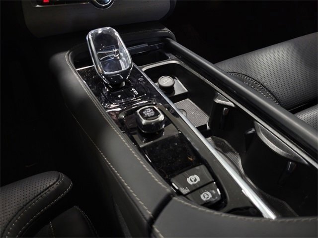 Used 2025 Volvo XC90 B6 Ultra w/ Protection Package Premier image 20