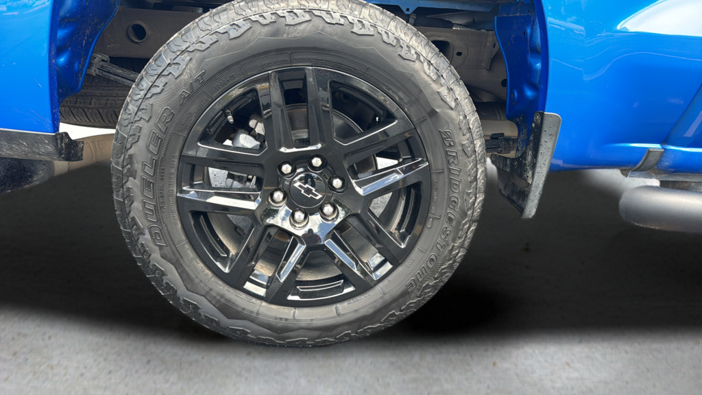 Used 2025 Chevrolet Silverado 1500 Custom w/ Turbomax Blackout Package RWD image 19