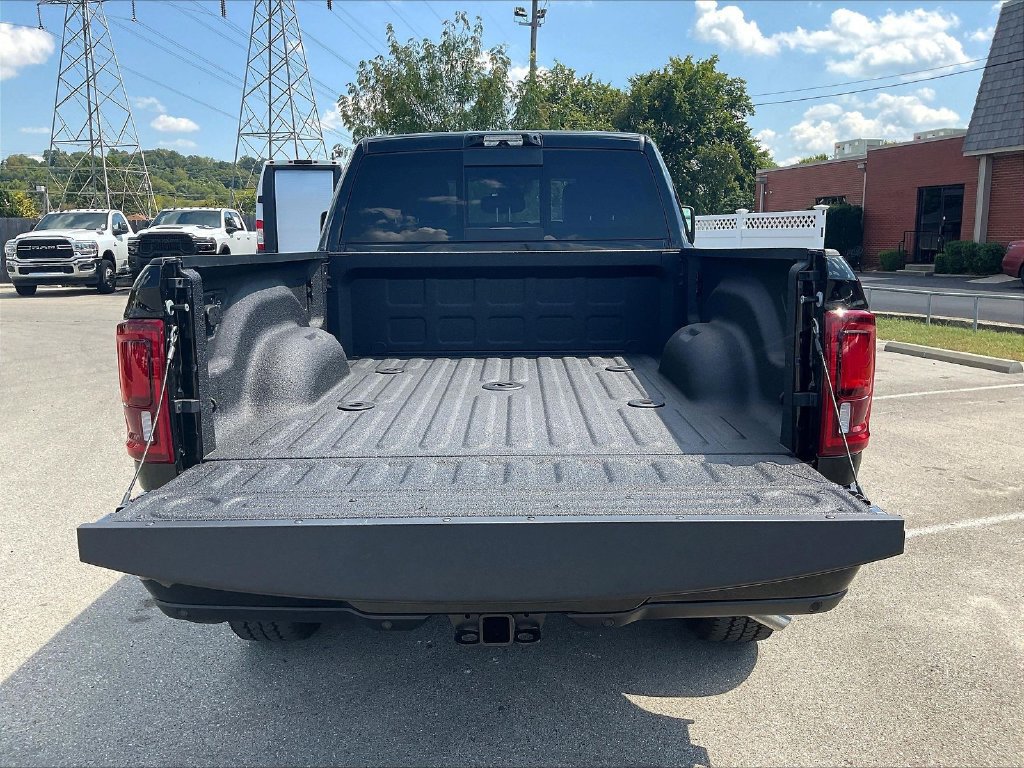 New 2026 RAM 2500 Laramie w/ Night Edition AWD/4WD image 6