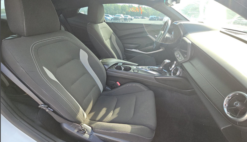 Used 2019 Chevrolet Camaro SS RWD image 9