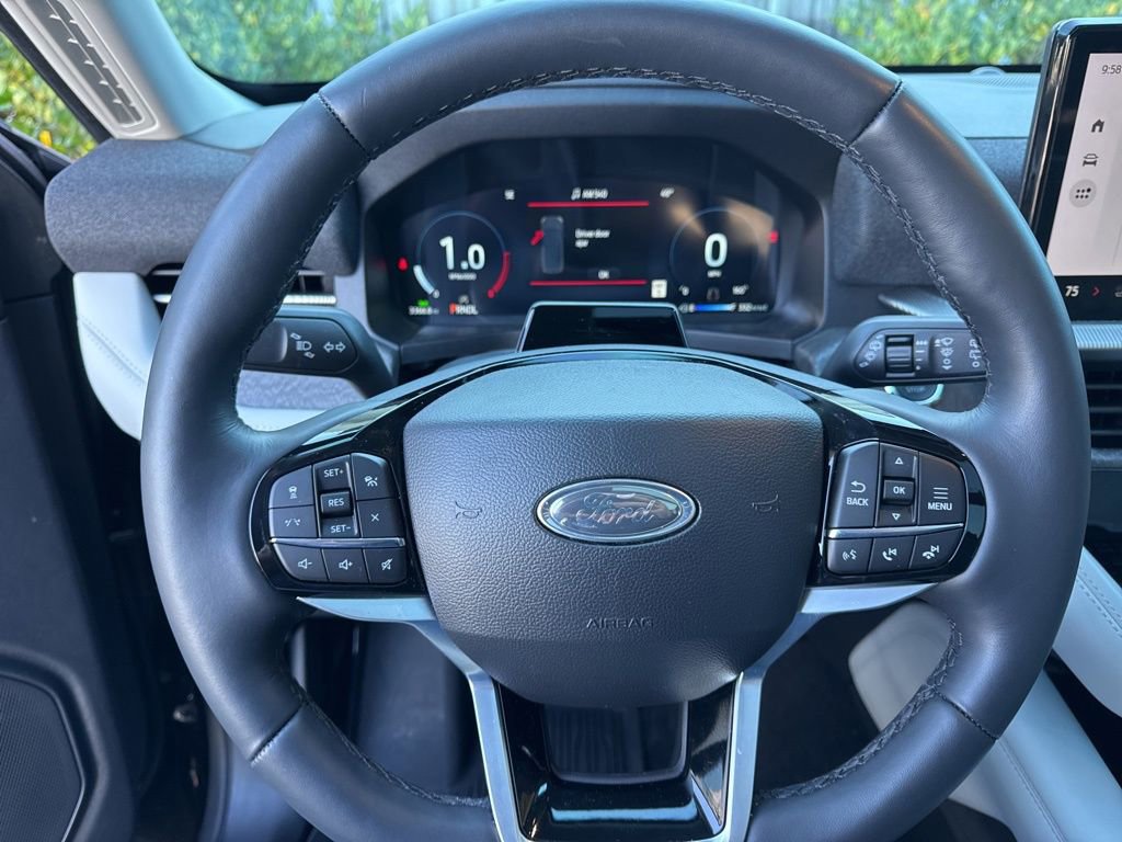 Used 2025 Ford Explorer Platinum w/ Ultimate Package image 30