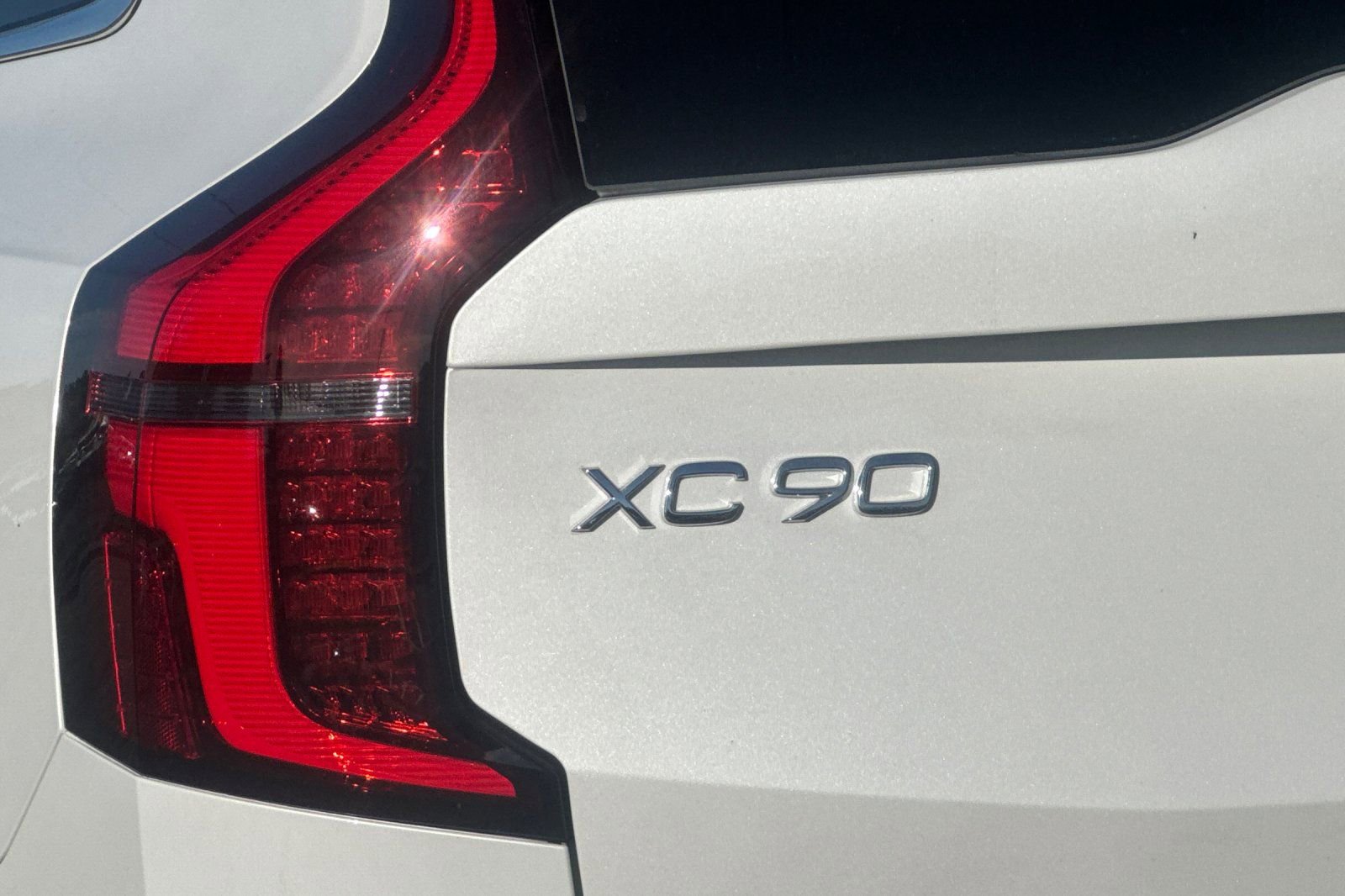 New 2026 Volvo XC90 B6 Plus w/ Protection Package Premier image 12