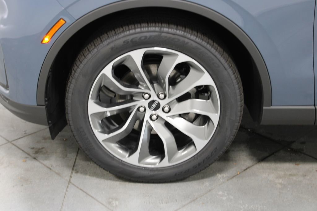 New 2025 Lincoln Aviator 2WD w/ Equipment Group 101A image 16