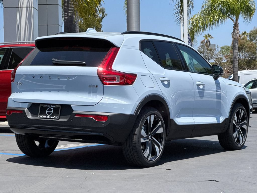 New 2026 Volvo XC40 B5 Plus w/ Climate Package AWD/4WD image 5