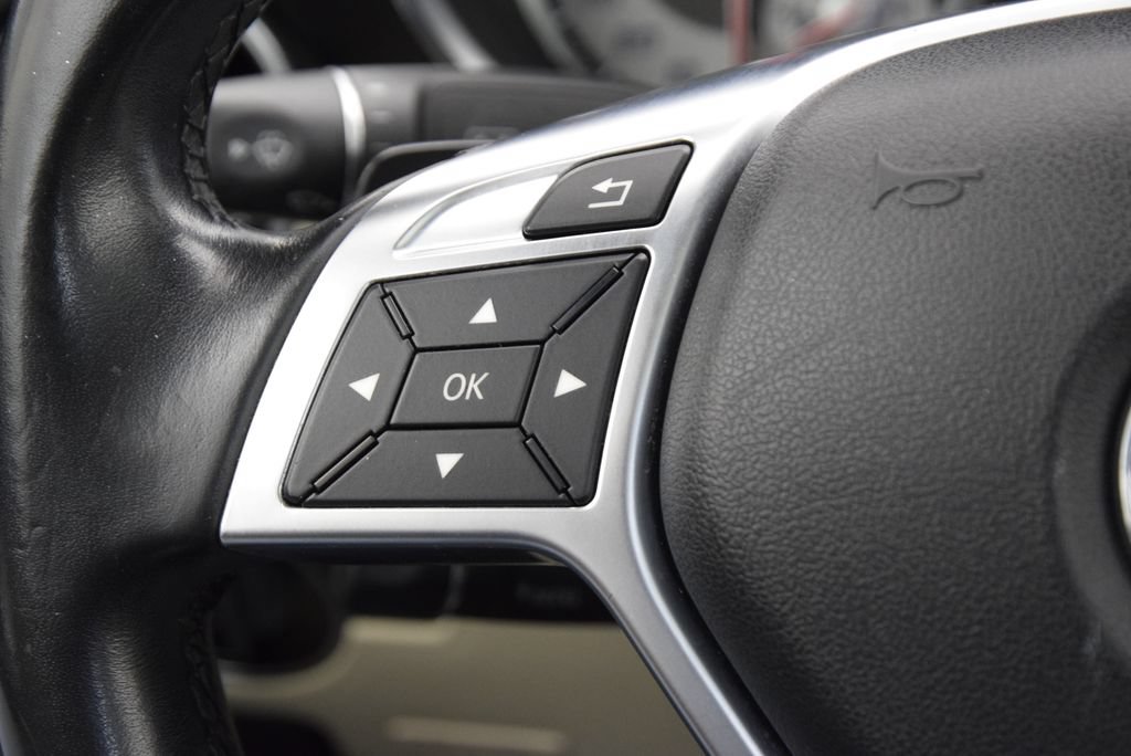 Used 2016 Mercedes-Benz SLK 300 image 21