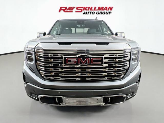 Used 2023 GMC Sierra 1500 Denali w/ Technology Package AWD/4WD image 2