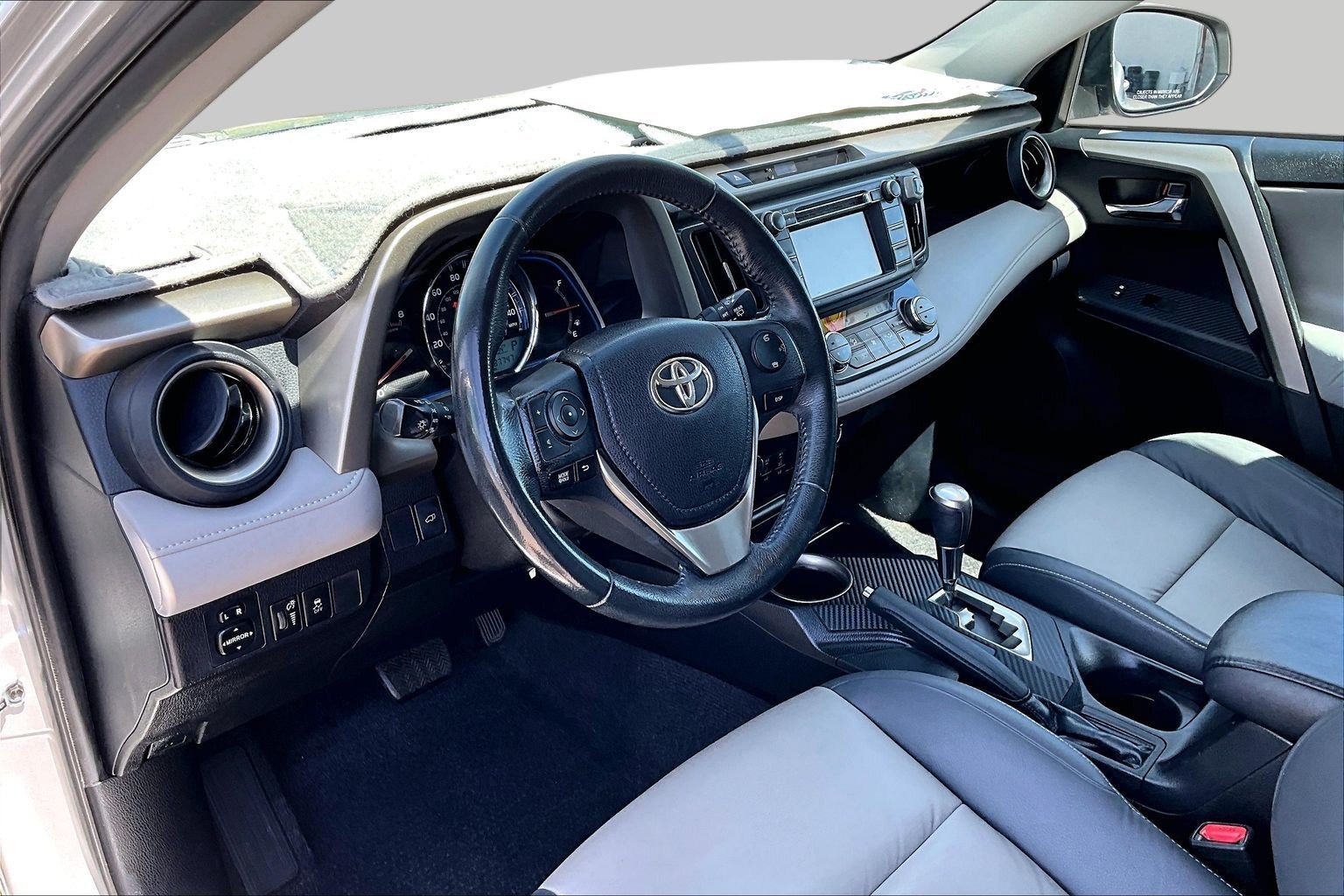 Used 2015 Toyota RAV4 Limited FWD image 12