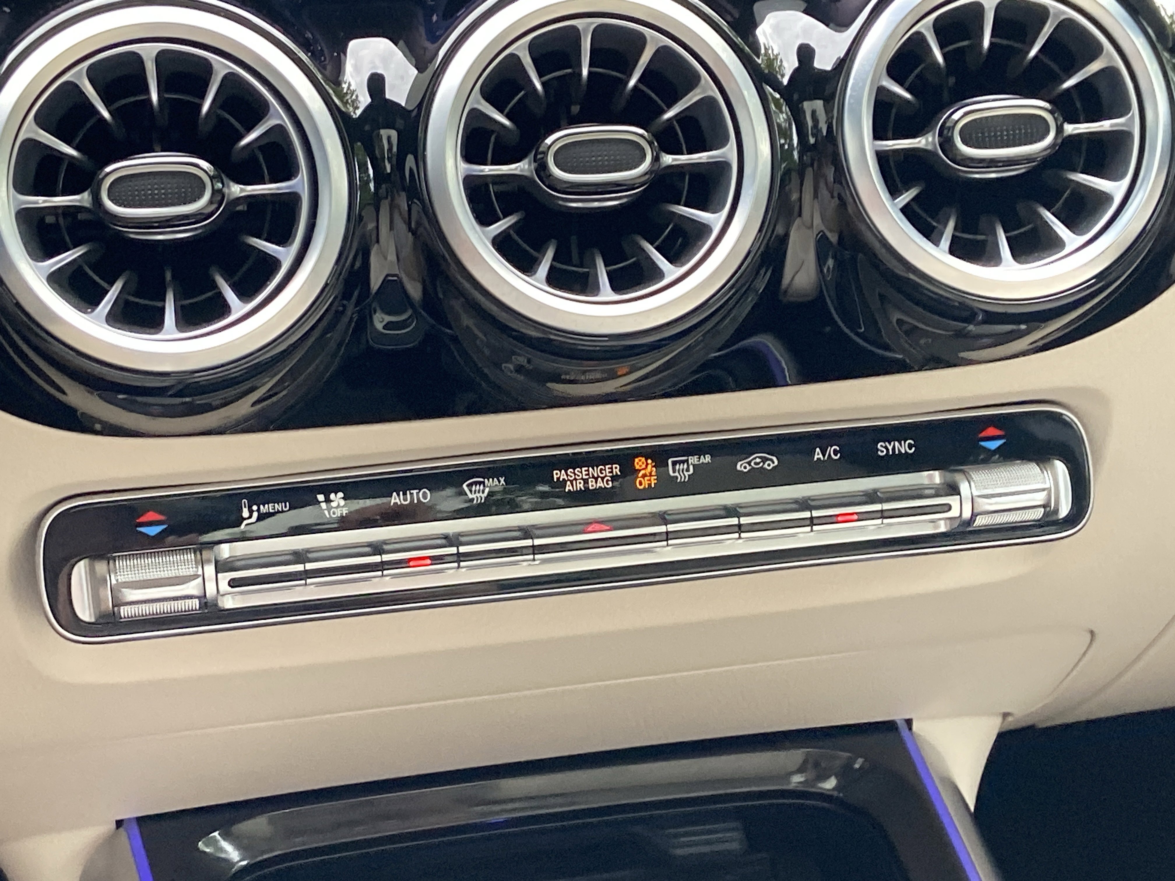Certified 2025 Mercedes-Benz GLA 250 4MATIC image 32