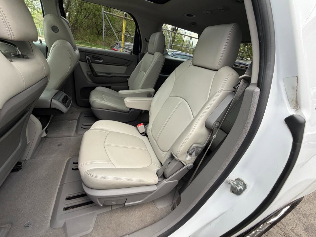 Used 2017 GMC Acadia Limited SLT image 26