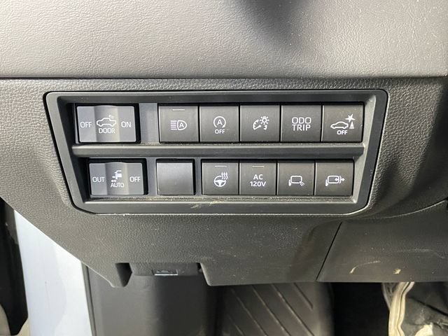 Used 2022 Toyota Tundra Platinum w/ Advanced Package AWD/4WD image 13
