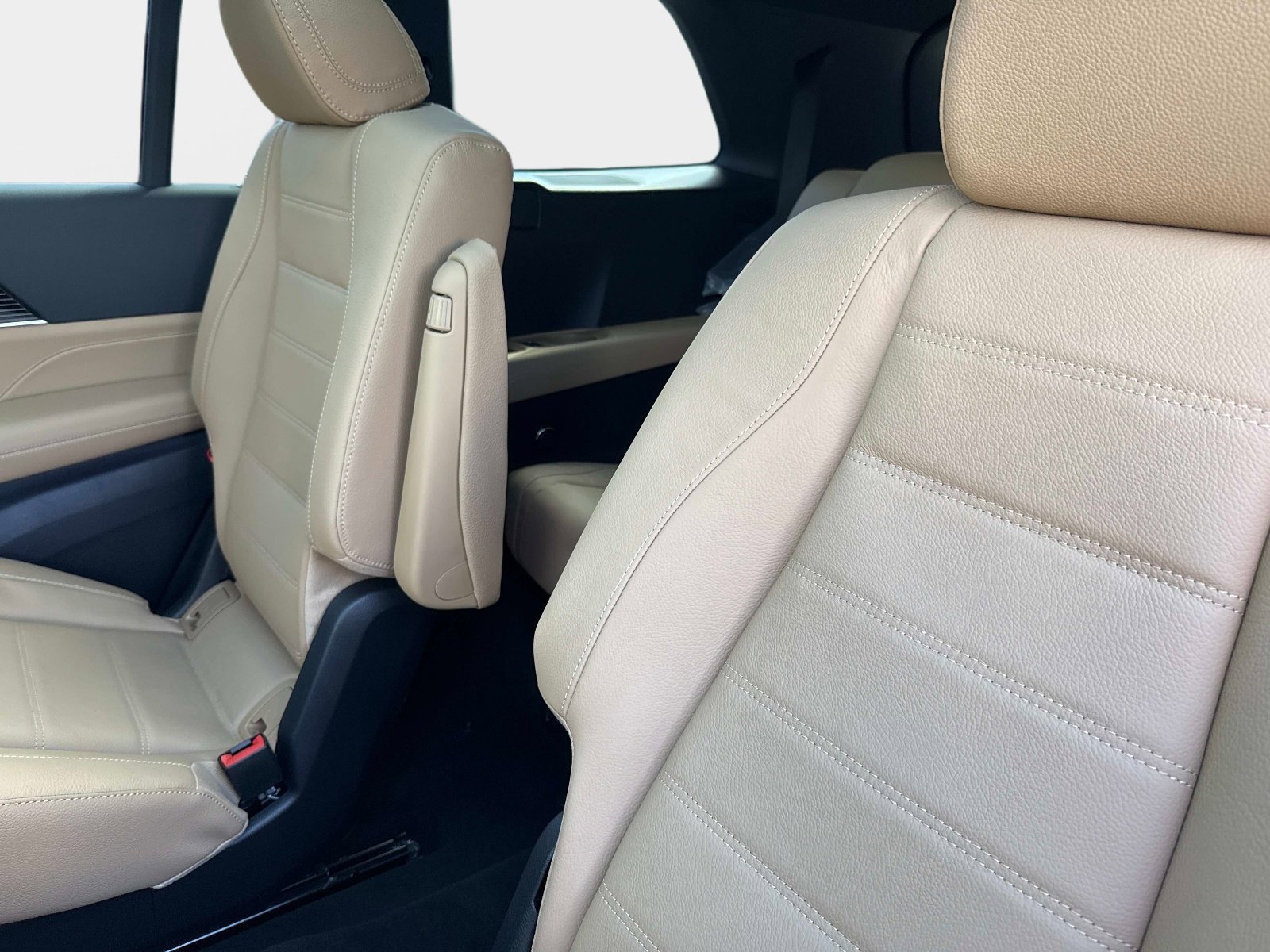 New 2026 Mercedes-Benz GLS 450 4MATIC image 13