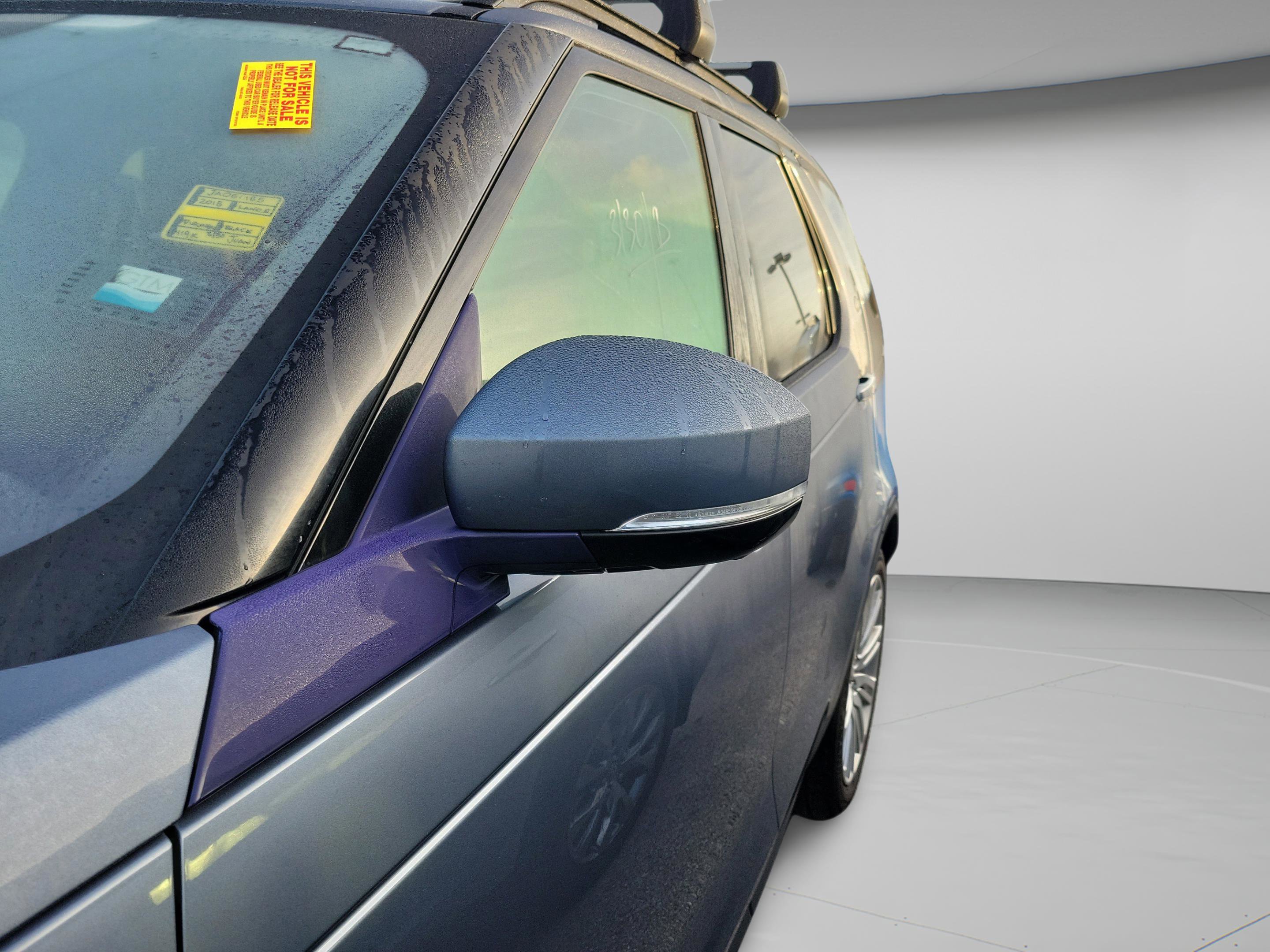 Used 2018 Land Rover Discovery HSE Luxury image 28