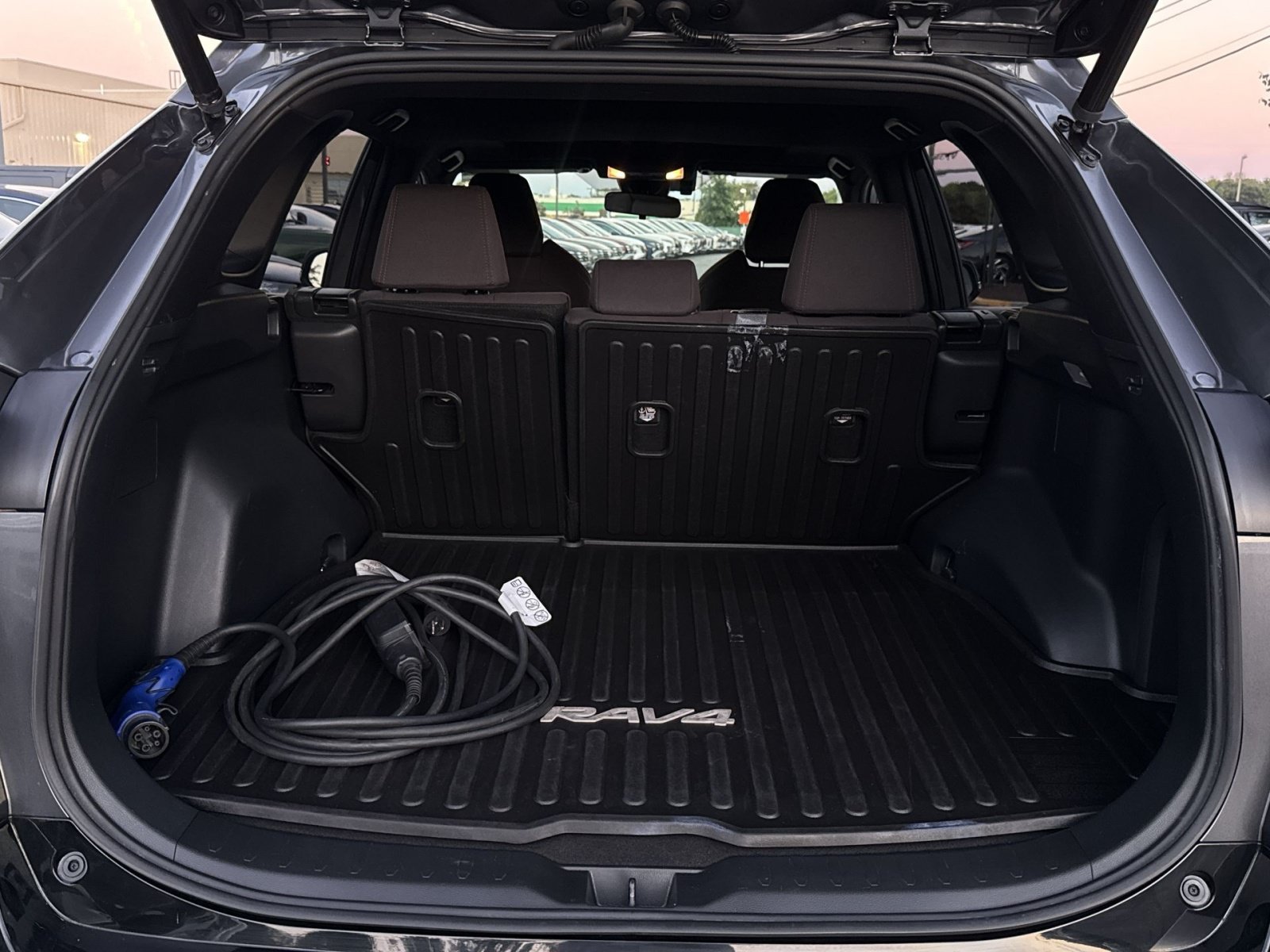 Used 2021 Toyota RAV4 SE w/ Weather & Moonroof Package AWD/4WD image 22