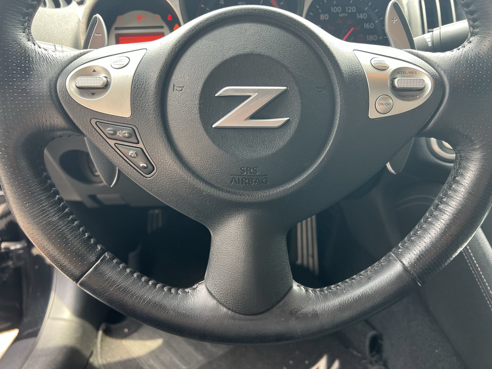 Used 2011 Nissan 370Z Touring RWD image 9