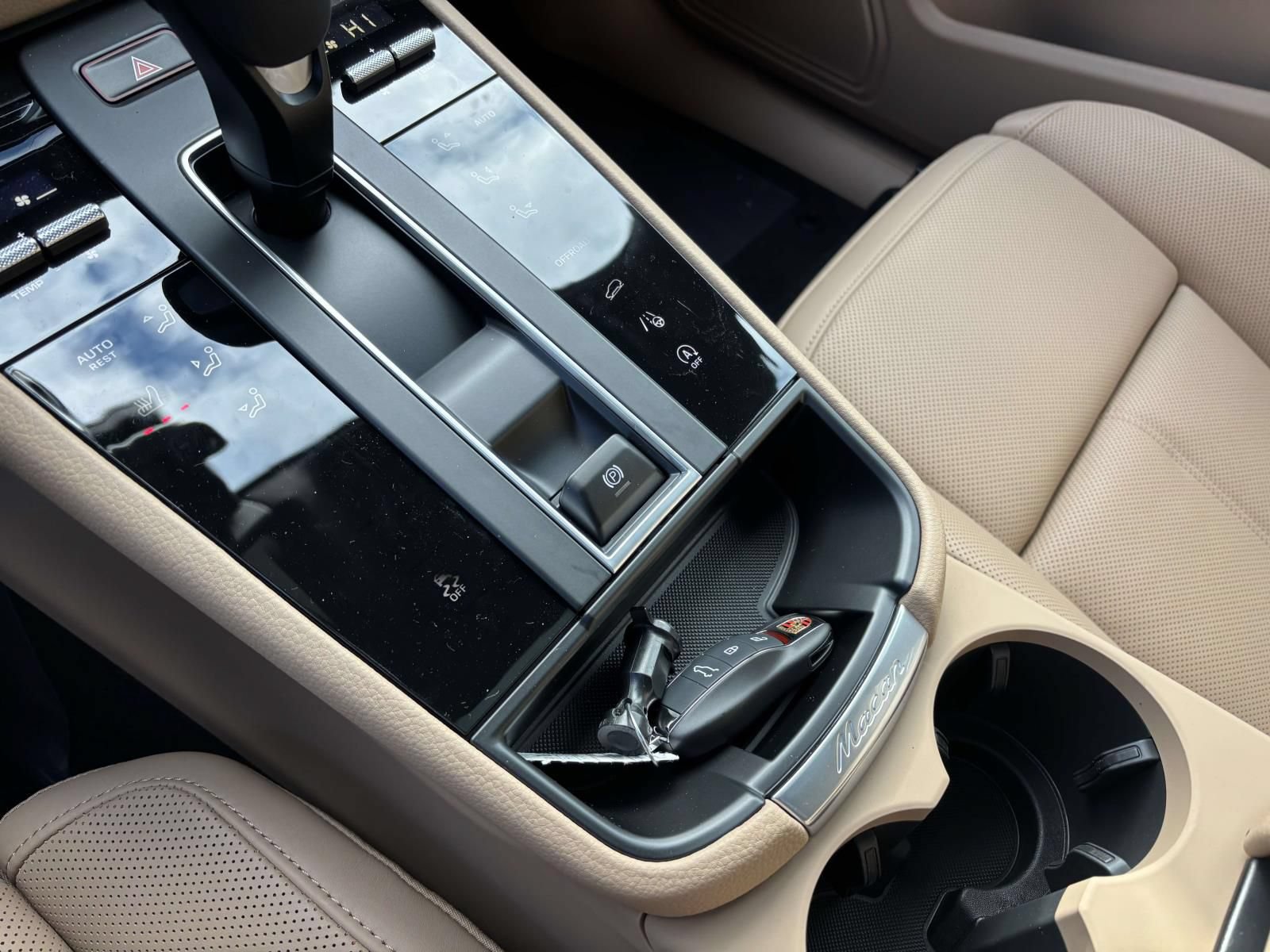 New 2026 Porsche Macan AWD/4WD image 33