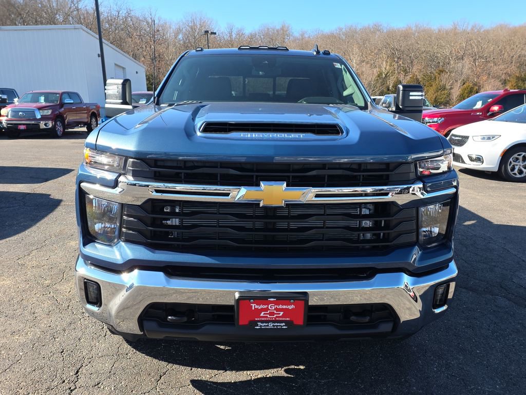 New 2026 Chevrolet Silverado 3500 LT AWD/4WD image 3