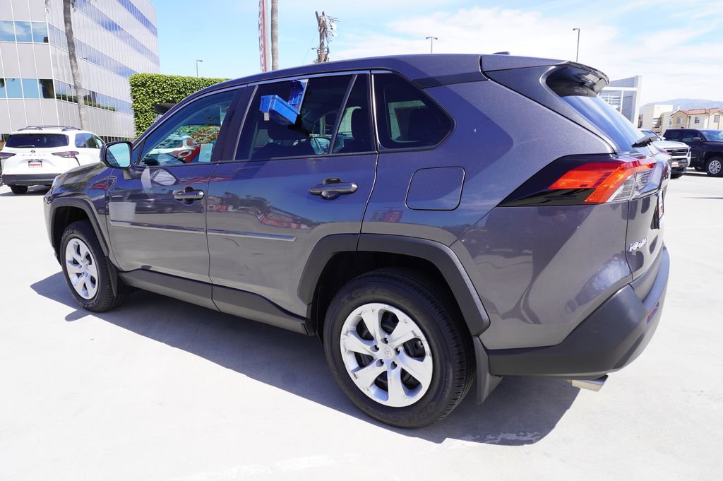 Certified 2022 Toyota RAV4 LE image 5