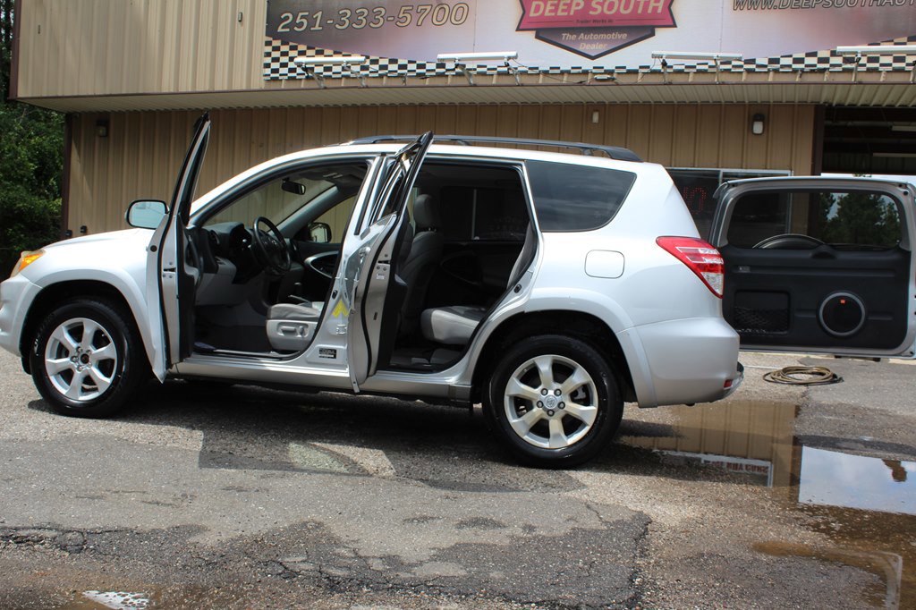 Used 2009 Toyota RAV4 Limited image 18