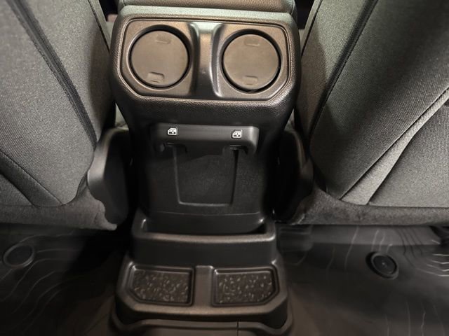 Used 2024 Jeep Wrangler Unlimited AWD/4WD image 26