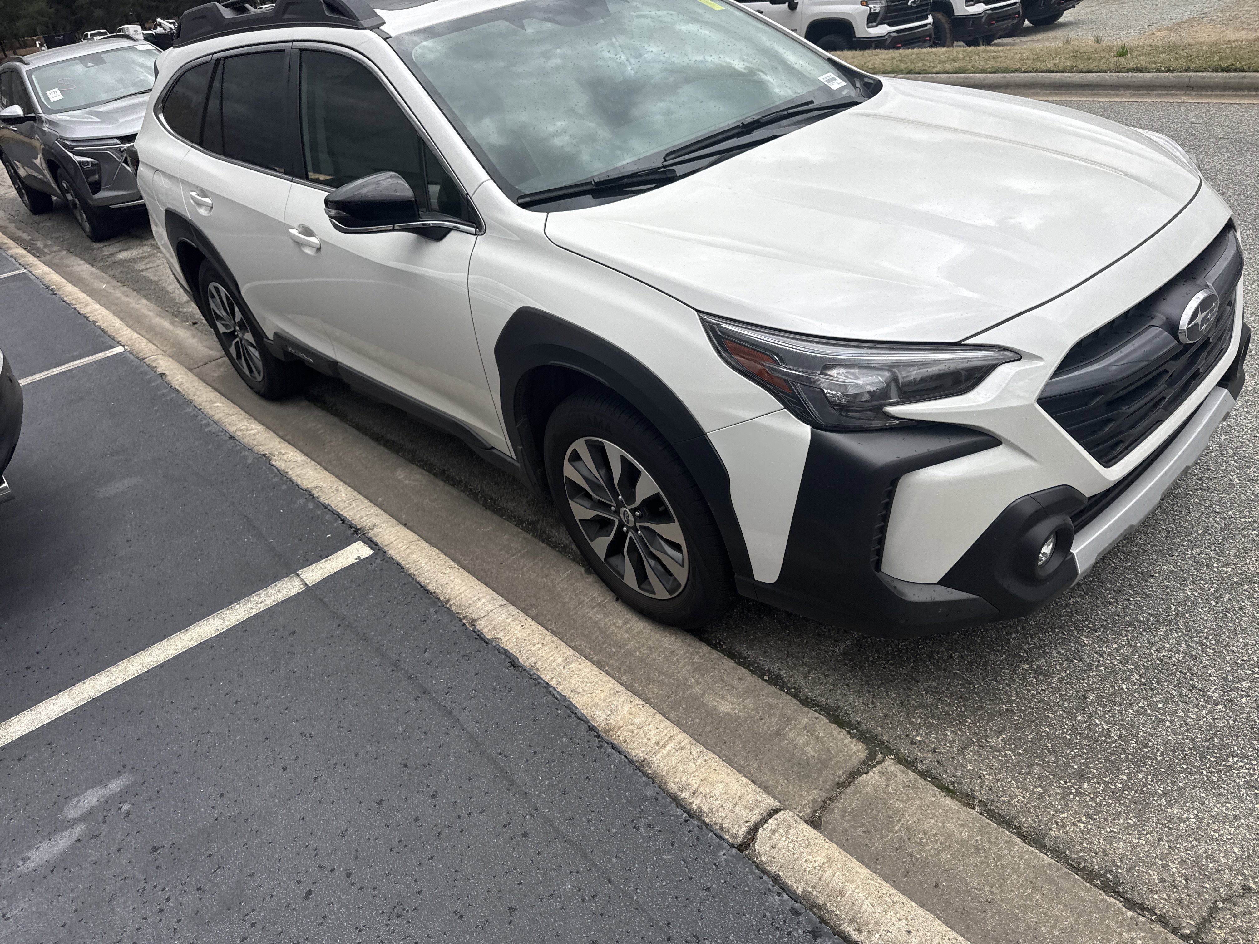 Used 2025 Subaru Outback Limited image 2
