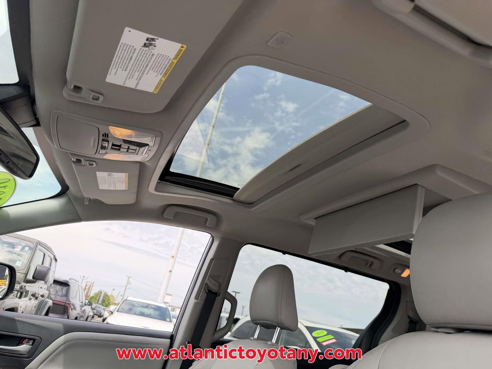 Used 2019 Toyota Sienna Limited Premium AWD/4WD image 14