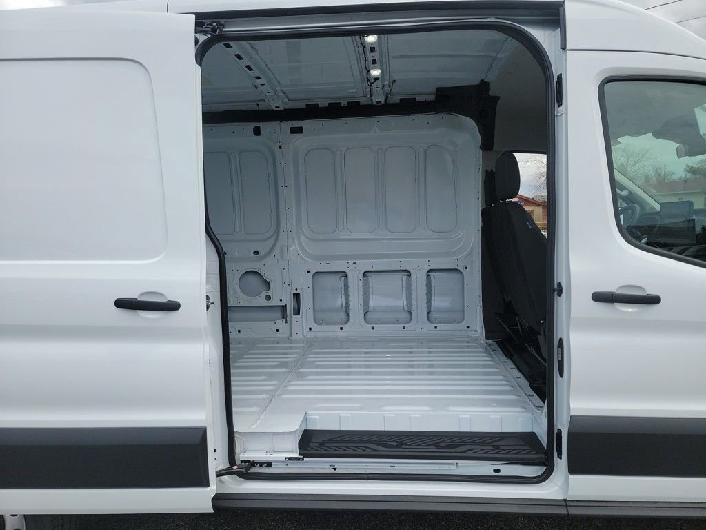 New 2025 Ford Transit 250 148 Medium Roof image 25