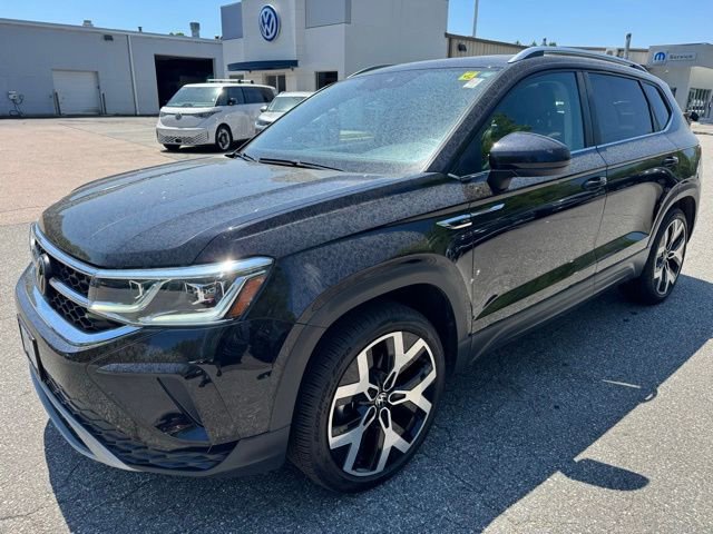 Certified 2023 Volkswagen Taos SEL AWD/4WD image 1