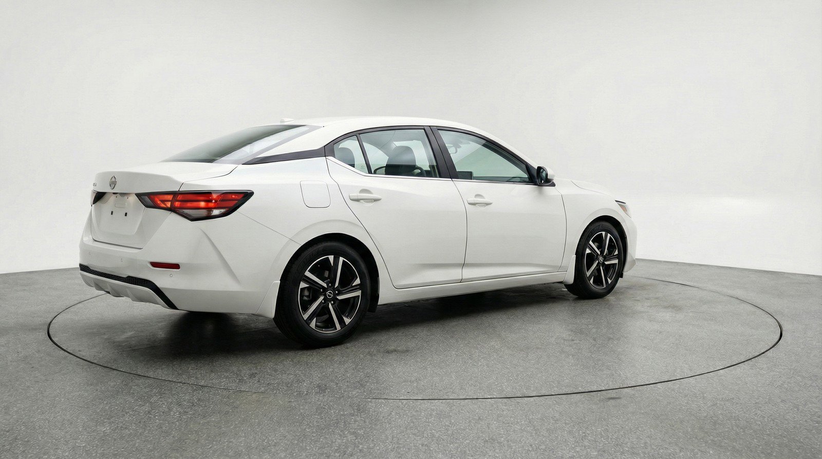 Used 2025 Nissan Sentra SV FWD image 9