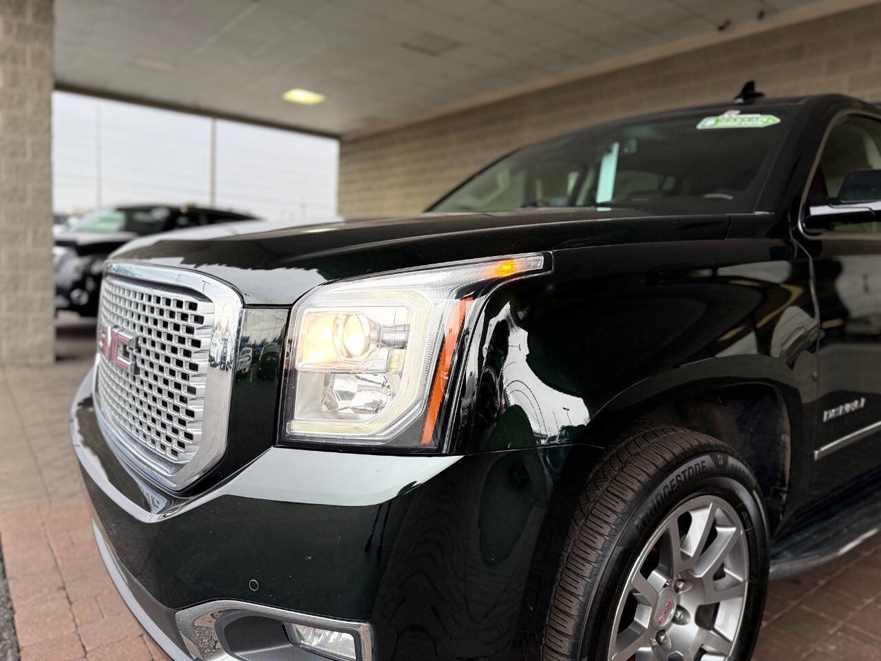 Used 2016 GMC Yukon XL Denali w/ Open Road Package image 18