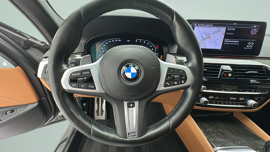 Used 2022 BMW 530i xDrive w/ M Sport Package AWD/4WD image 15