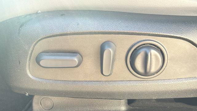 Used 2023 Buick Enclave Essence FWD image 20