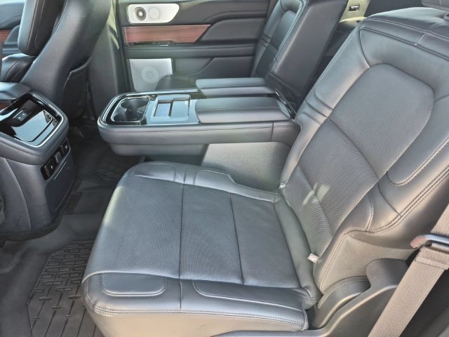 Used 2023 Lincoln Navigator Reserve AWD/4WD image 27