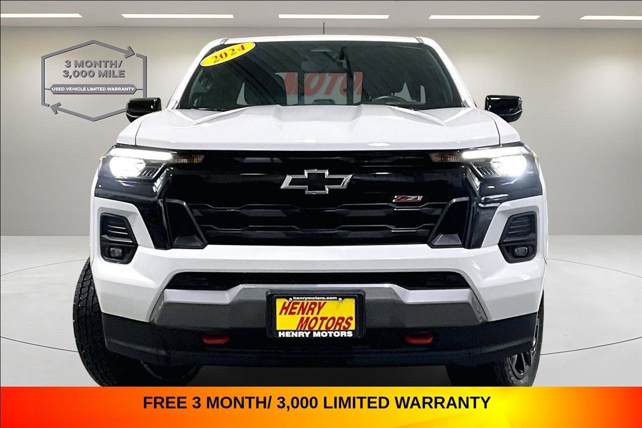 Used 2024 Chevrolet Colorado Z71 w/ Advanced Trailering Package AWD/4WD image 2