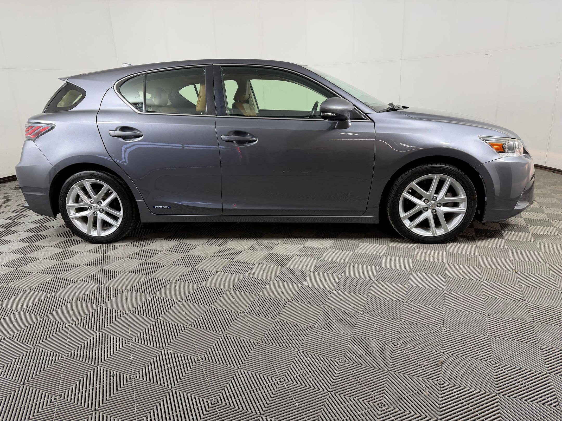 Used 2015 Lexus CT 200h FWD image 8