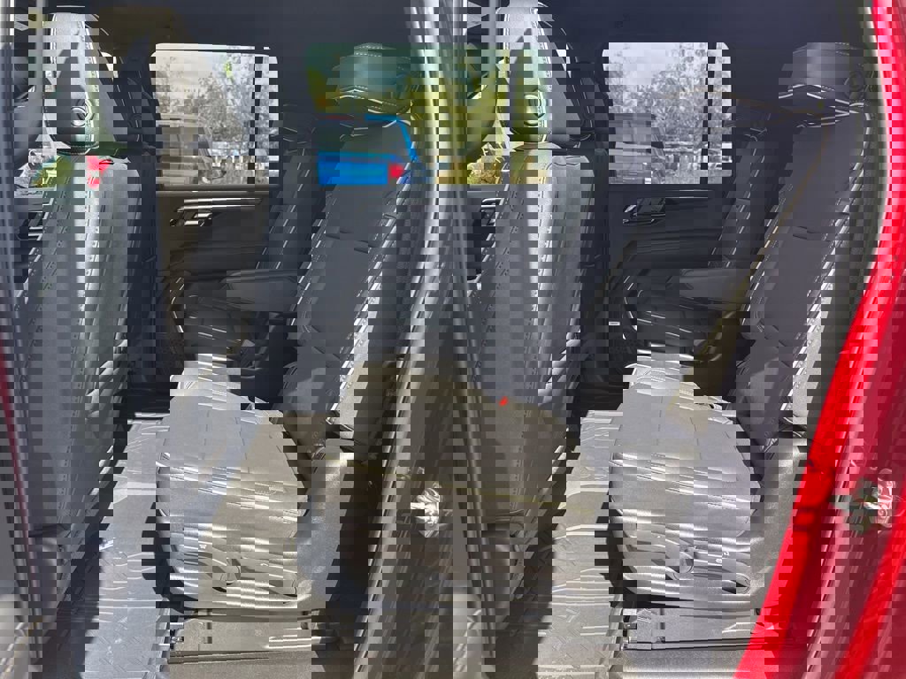 New 2026 Chevrolet Suburban Premier image 9