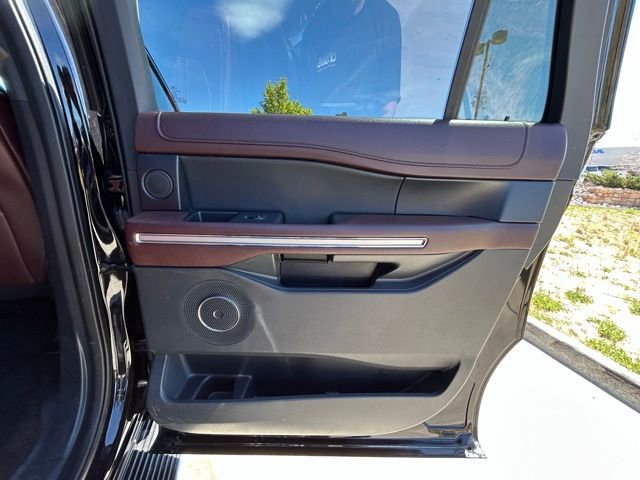 Used 2023 Ford Expedition Max Limited image 32