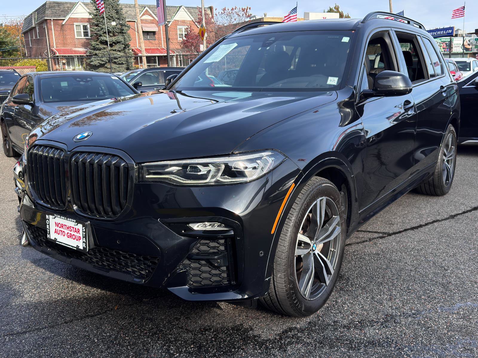 Used 2022 BMW X7 xDrive40i w/ M Sport Package image 1
