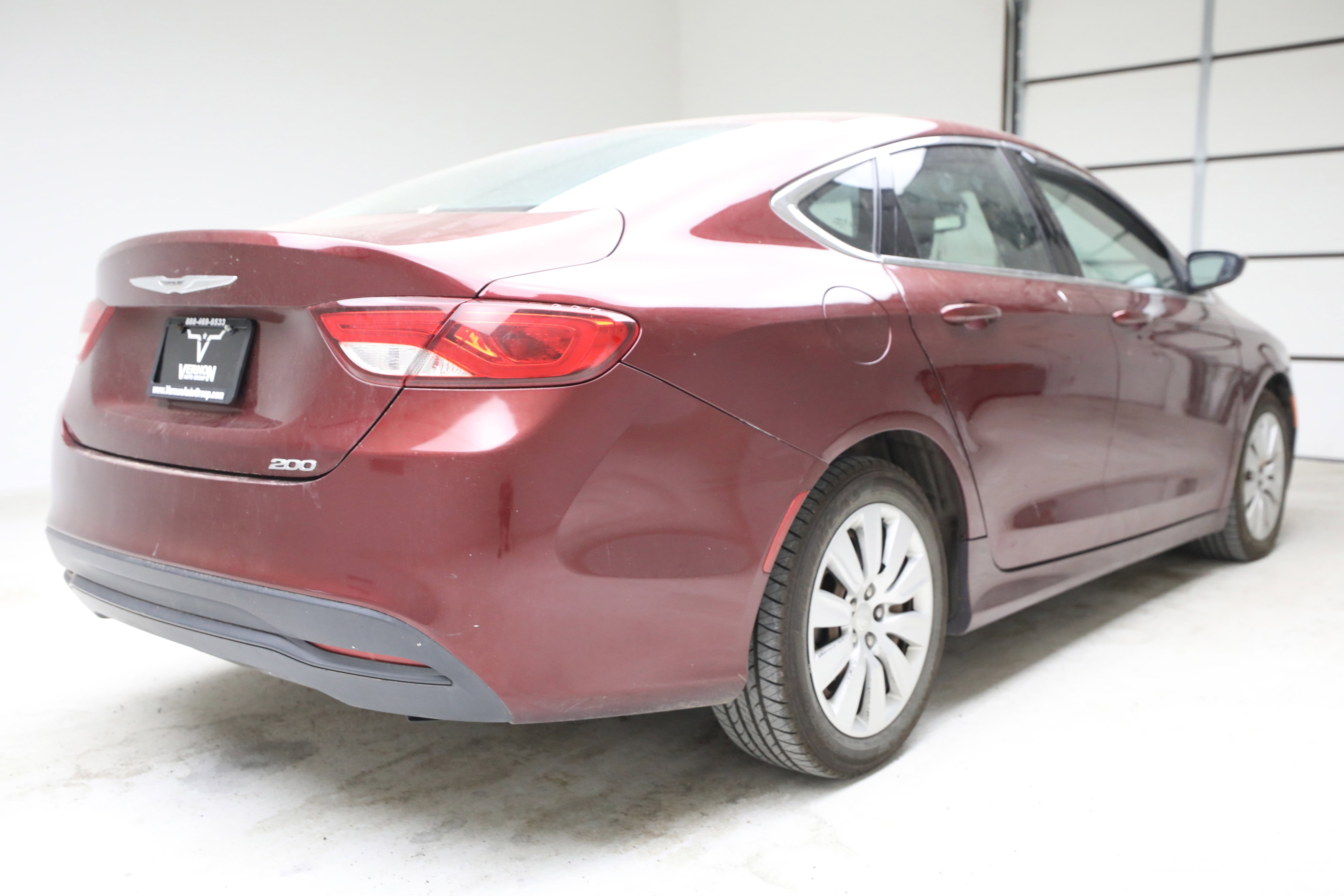 Used 2015 Chrysler 200 LX FWD image 5